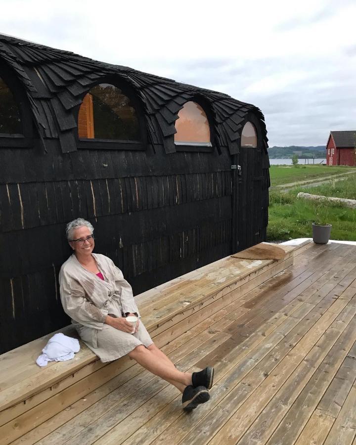 Saga, Et Unikt, Sjarmerende Badehotell Med Fa Rom, Sauna Og Badebrygge - Inderoy Straumen (Nord-Trondelag) Exterior foto