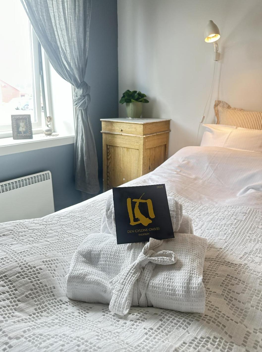 Saga, Et Unikt, Sjarmerende Badehotell Med Fa Rom, Sauna Og Badebrygge - Inderoy Straumen (Nord-Trondelag) Exterior foto